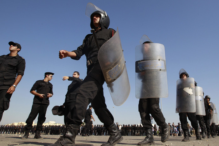 Власти Египта выделили 1100&nbsp;полицейских, 5000&nbsp;военнослужащих и 50&nbsp;танков для&nbsp;обеспечения безопасности в&nbsp;Каире, где 3&nbsp;августа начался процесс над&nbsp;экс-президентом страны Хосни Мубараком.