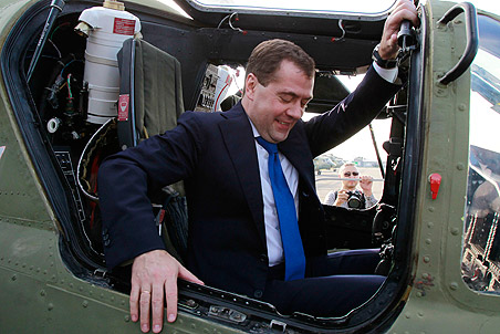 Медведев решил держаться подальше от автомобилистов
