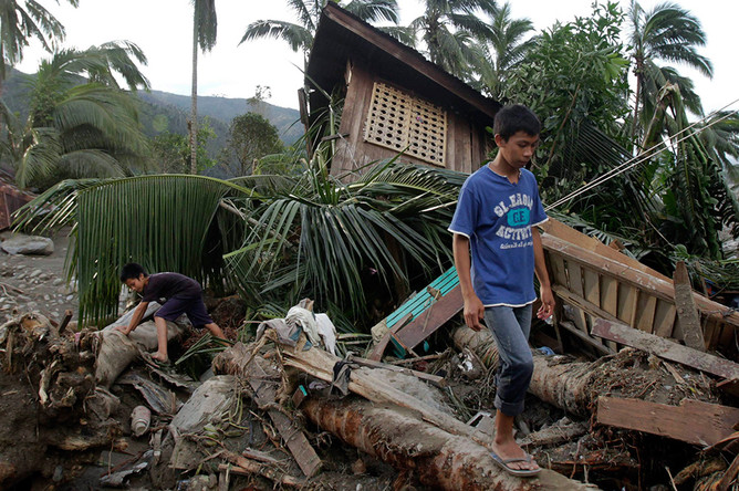 Число жертв тайфуна «Пабло» на юге Филиппин достигло 350 человек