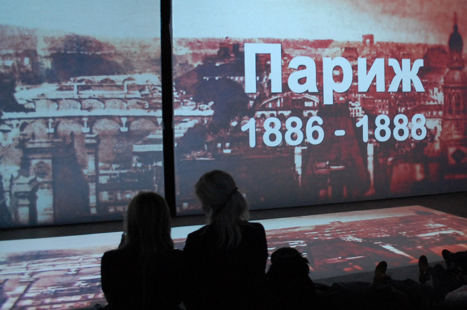 Посетители на выставке «Ван Гог. Ожившие полотна»