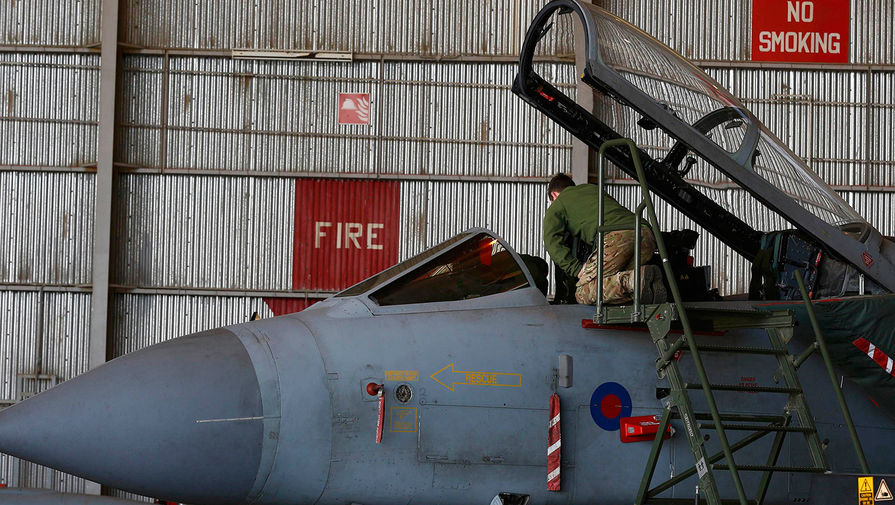 Подготовка самолетов Tornado к&nbsp;операции на&nbsp;базе Королевских авиационных сил Великобритании на&nbsp;юге Кипра
