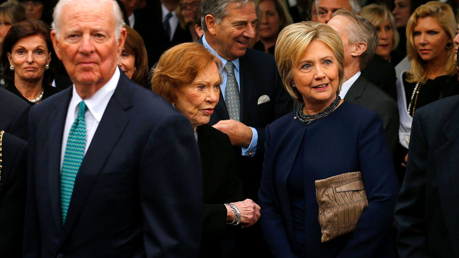 Бывшие первые леди США Розалин Картер и Хиллари Клинтон на&nbsp;похоронах Нэнси Рейган