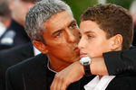 Сами Насери с сыном Джулианом на премьере фильма «Чудо святой Анны» на кинофестивале в Довиле, 2008 год
