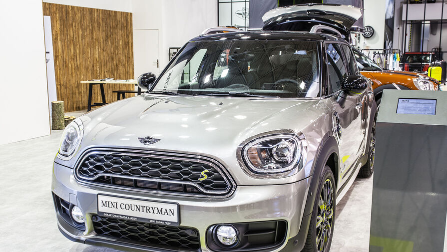 Дилеры привезли в Россию новые кроссоверы Mini Countryman