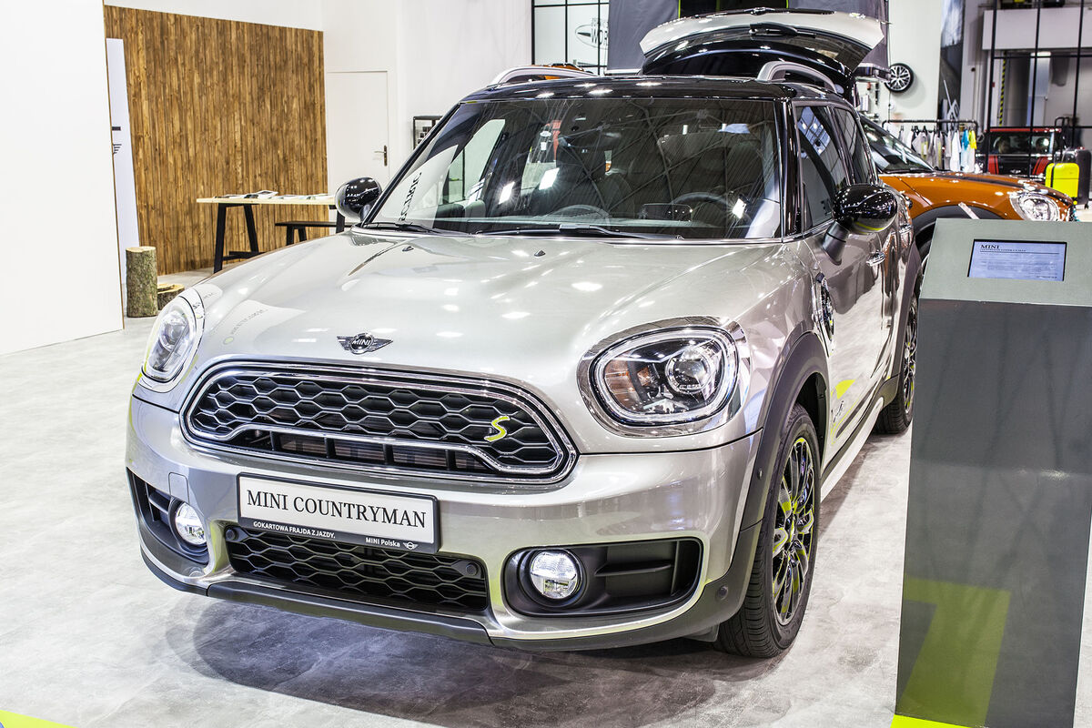 Дилеры привезли в Россию новые кроссоверы Mini Countryman - Газета.Ru |  Новости