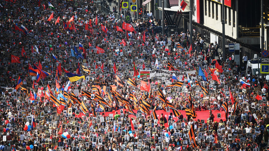 По всей России проходят массовые шествия Бессмертного полка