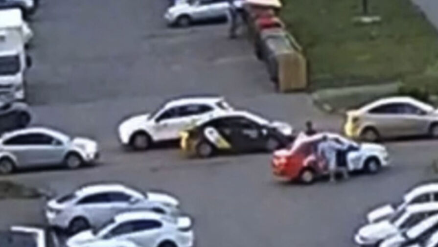 На видео попало, как девочка выбежала из-за Газели под Haval