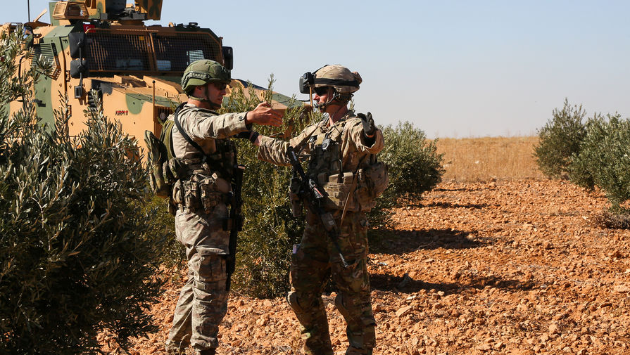 «Жуткое положение»: войска США попали в ловушку в Сирии