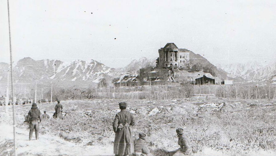 Дворец Амина со стороны правого крыла после штурма