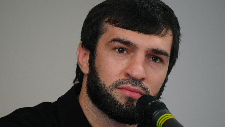 Российский боец Тухугов уступил бразильцу Оливейре на турнире UFC 284