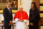 Папа Римский Бенедикт VI с президентом США Бараком Обамой и его супругой Мишель в Ватикане, 2009 год