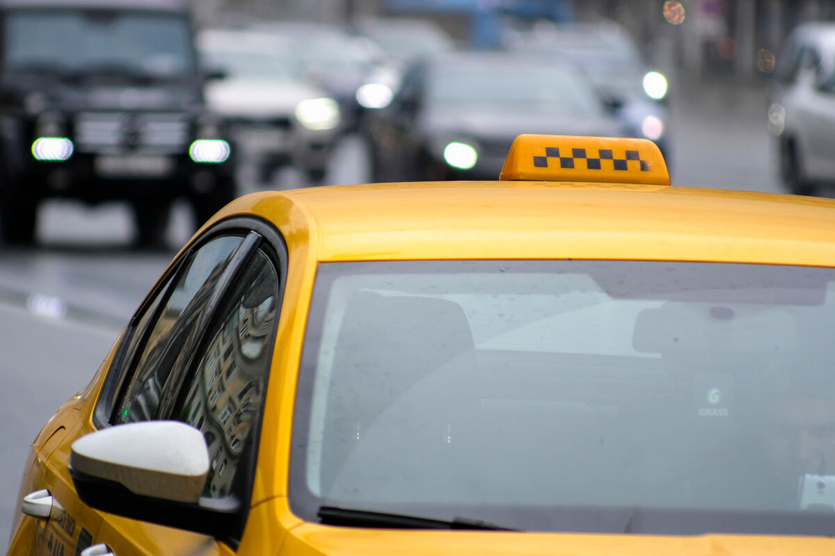 В Челябинске водитель такси взял у пассажирки деньги за секс и сбежал -  Газета.Ru | Новости