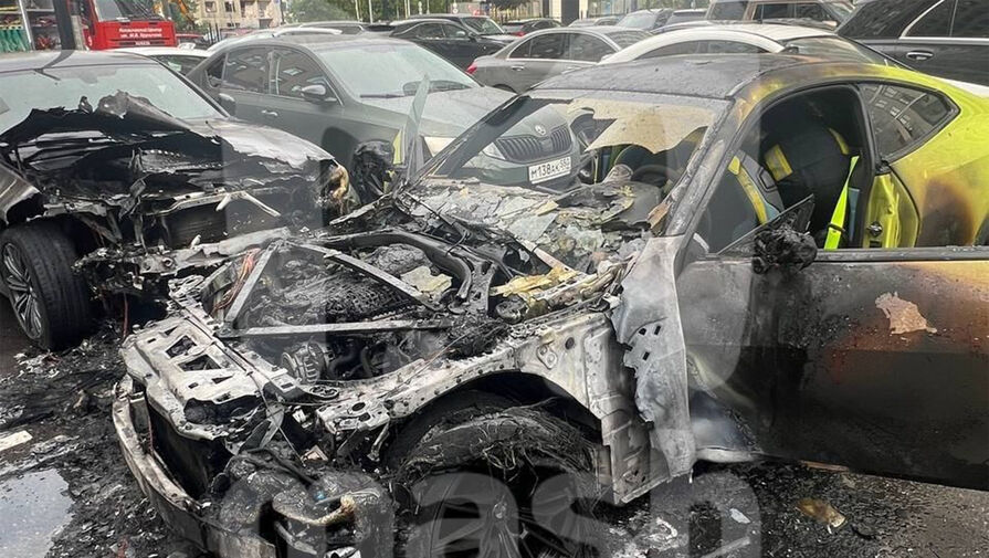 Москвич спалил машину соседа за неправильную парковку