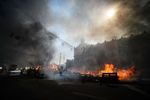 Горящие баррикады на площади Независимости в Киеве