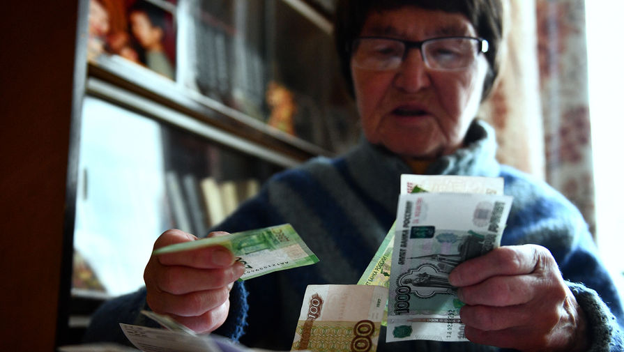 Известия: кабмин не поддержал законопроект об индексации пенсий работающим пенсионерам