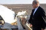 Премьер-министр Египта Исмаил Шариф на месте крушения самолета А-321 авиакомпании «Когалымавиа» в центральной части Синайского полуострова