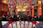 Коллаж на основе фотографий храмовой ярмарки Пекина, сделанный в 2019 и 2020 годах