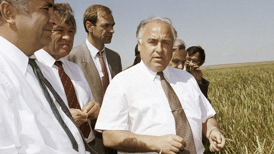 1993 год. Виктор Черномырдин на&nbsp;одном из&nbsp;полей в&nbsp;Краснокутском районе области 