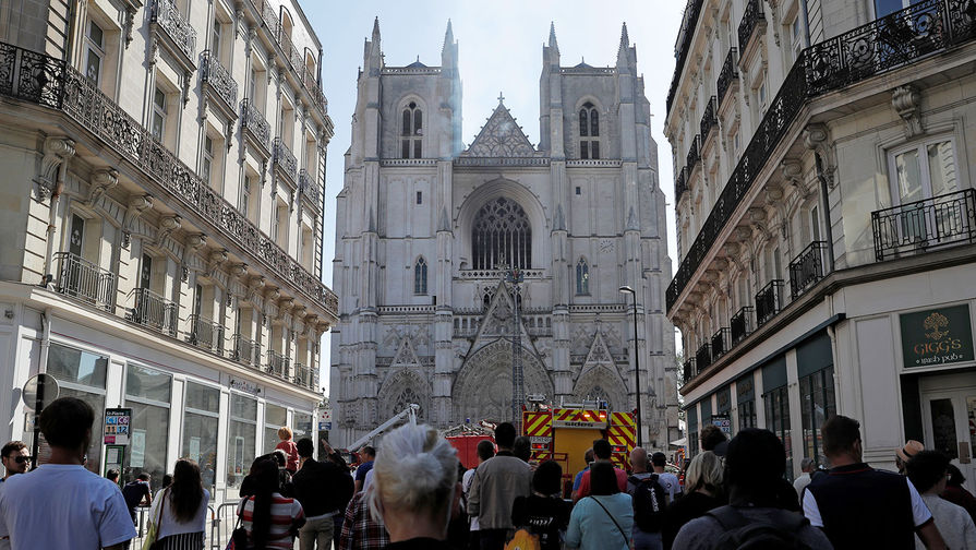 Пожар в&nbsp;готическом соборе Святых Петра и Павла во французском Нанте, 18 июля 2020 года