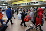 В Китае 100 тысяч человек скопились на вокзале из-за задержки поездов 