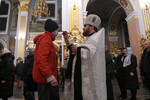 Верующие на рождественском богослужении в Спасо-Преображенском кафедральном храме Донецка, 7 января 2024 года
