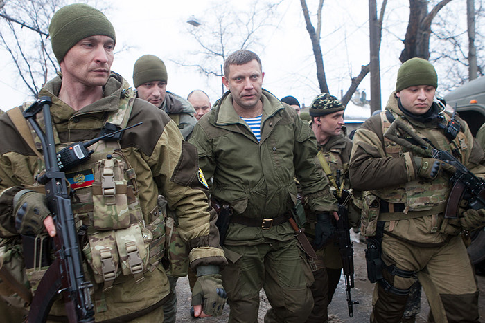 Глава Донецкой народной республики Александр Захарченко (в центре) 