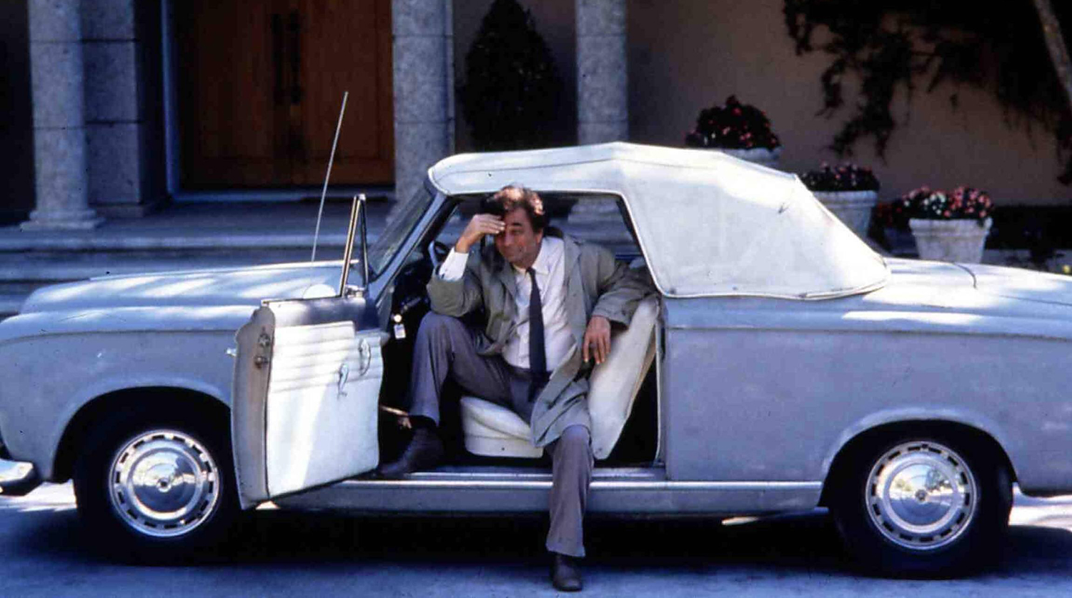 Питер Фальк со своей машиной из сериала «Коломбо» – кабриолетом Peugeot 403