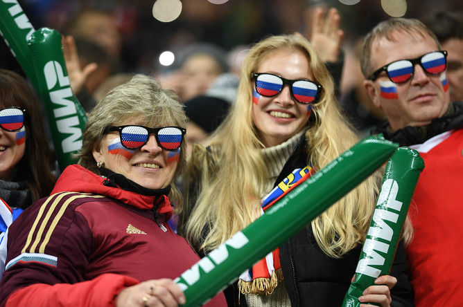 Болельщики во время отборочного матча чемпионата Европы по футболу 2020 между сборными России и Шотландии, 10 октября 2019 года