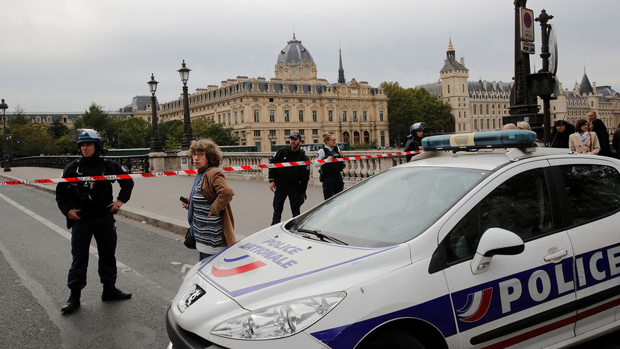 BFM: в Париже три человека погибли в результате стрельбы