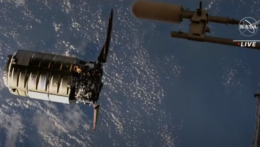 Грузовой корабль Cygnus долетел до МКС, несмотря на нераскрывшуюся солнечную панель