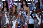 Первые четыре финалистки конкурса «Мисс Вселенная» во время финала в Лас-Вегасе, 26 ноября 2017 года