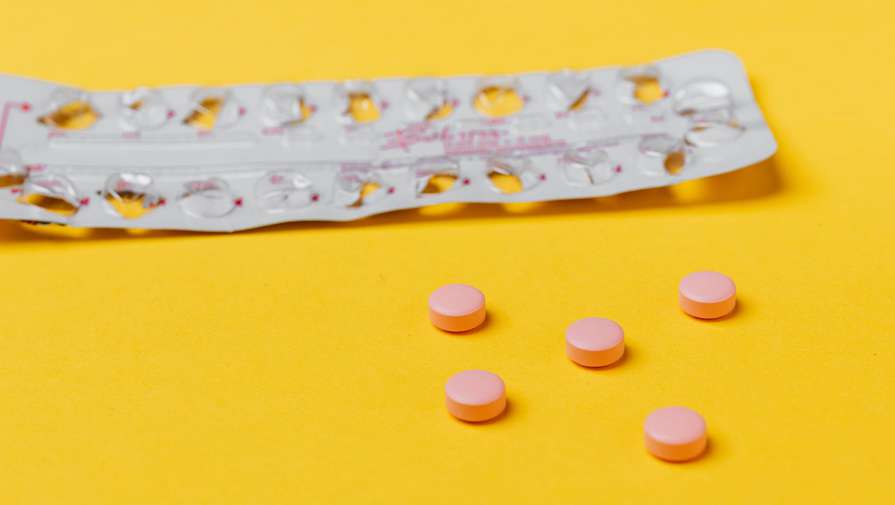 Двухлетняя девочка отравилась таблетками, пока мать провожала врача