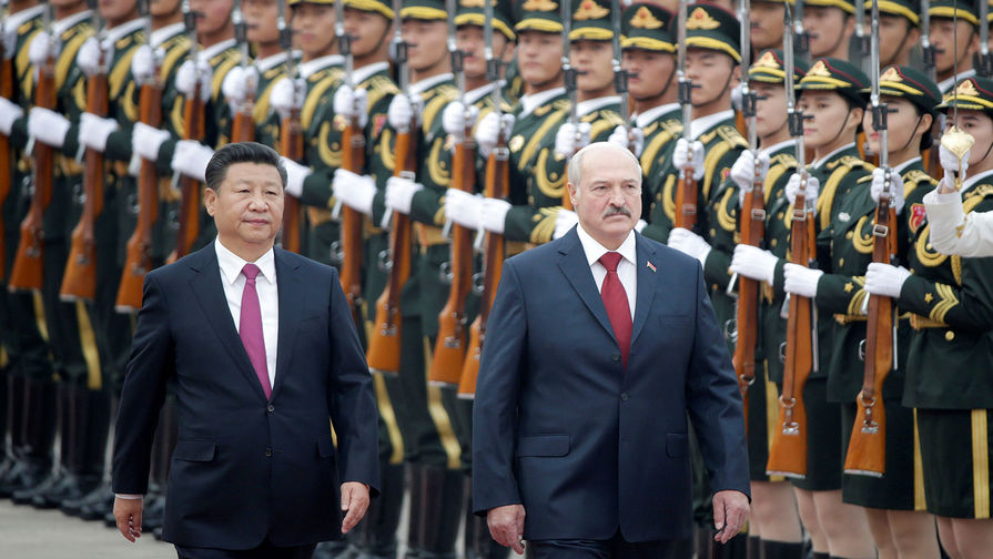 Президент Китайской Народной Республики Си Цзиньпин и президент Белоруссии Александр Лукашенко в Пекине, 2016 год 
