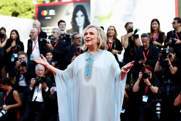 Экс-госсекретарь США Хиллари Клинтон на&nbsp;открытии 79-го Венецианского кинофестиваля, 31&nbsp;августа 2022&nbsp;года