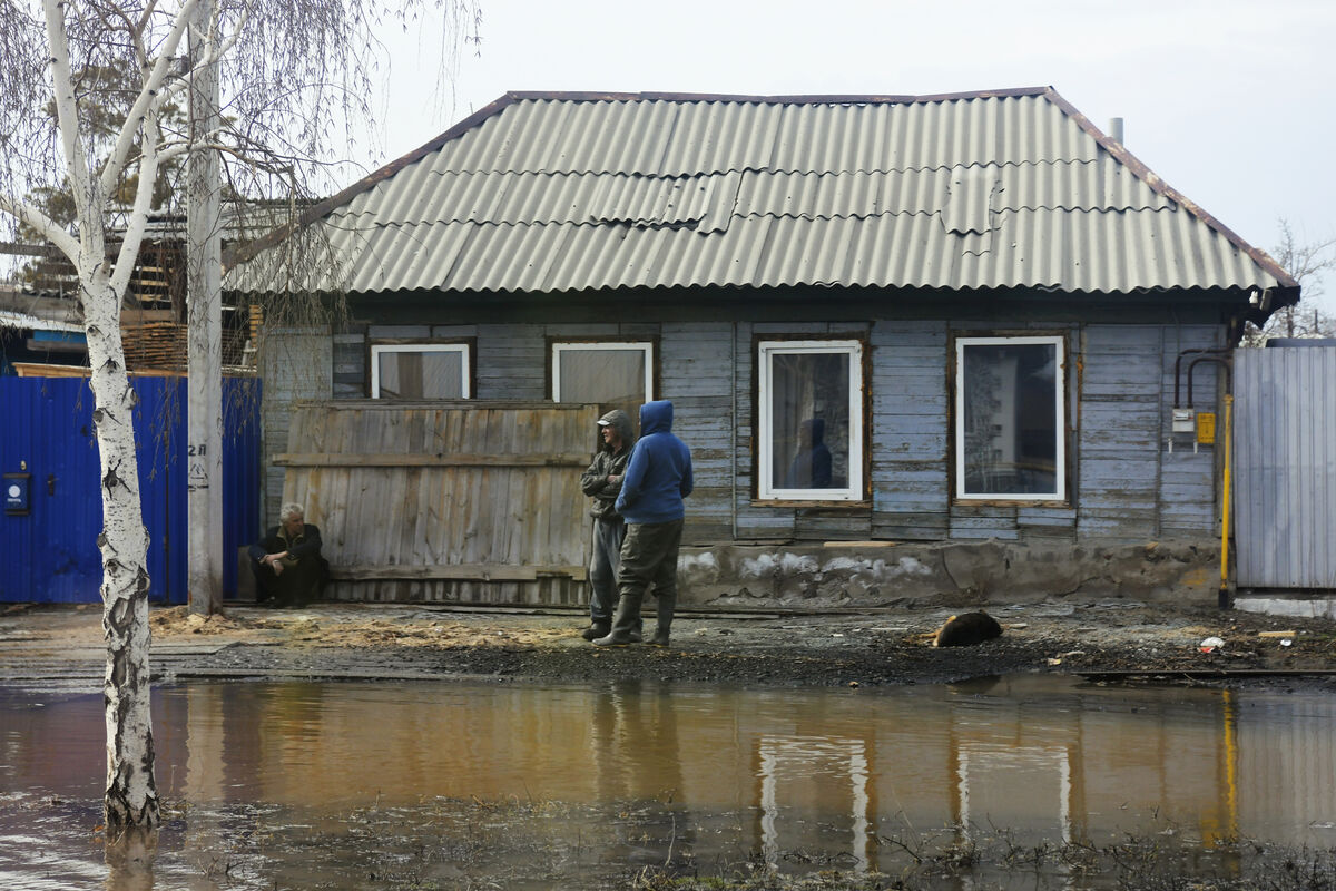 Власти Оренбуржья назвали фейком данные о пострадавших в результате паводка в  Орске - Газета.Ru | Новости