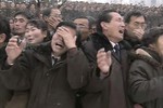 28 декабря. Проститься с Ким Чен Иром на центральную площадь Пхеньяна пришли сотни тысяч северокорейцев.
