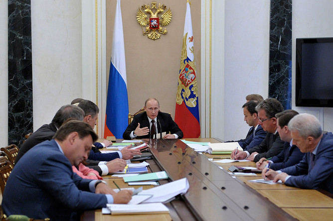 Владимир Путин провёл совещание о мерах по повышению деловой и инвестиционной активности в России