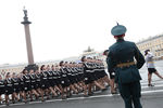 Санкт-Петербург. 9 Мая. Военнослужащие во время парада Победы на Дворцовой площади