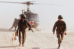 Военные США в пустыне Саудовской Аравии во время операции «Буря в пустыне», 1991 год