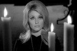 Шэрон Тейт в кадре из фильма «Глаз дьявола» (1966)