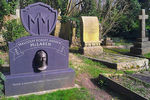 Могила Малкольма Макларена на Хайгейтском кладбище в Лондоне