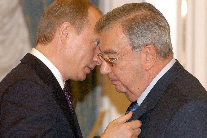 Всю первую половину 1999 года Примакова считали основным претендентом на пост президента страны, но в итоге его обошел молодой и малоизвестный директор ФСБ Владимир Путин