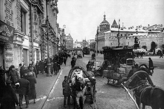Театральный проезд, вид на Лубянскую площадь, конец 1920-х гг.