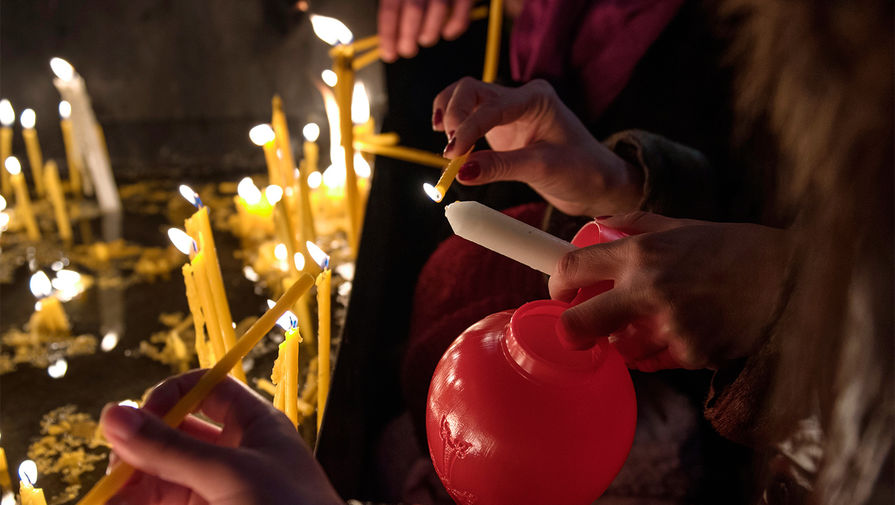 Жители Еревана накануне празднования Рождества Христова
