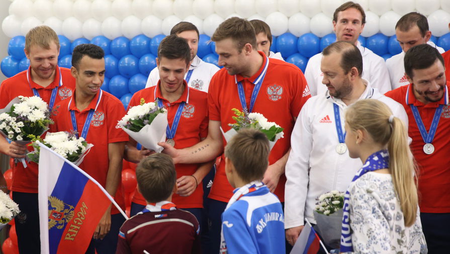 Сборная России по мини-футболу на торжественной встрече в аэропорту Шереметьево