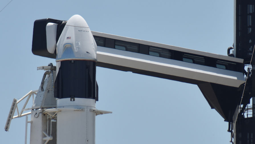 Перед запуском космического корабля Crew Dragon на стартовой площадке на мысе Канаверал, штат Флорида, США, 30 мая 2020 года