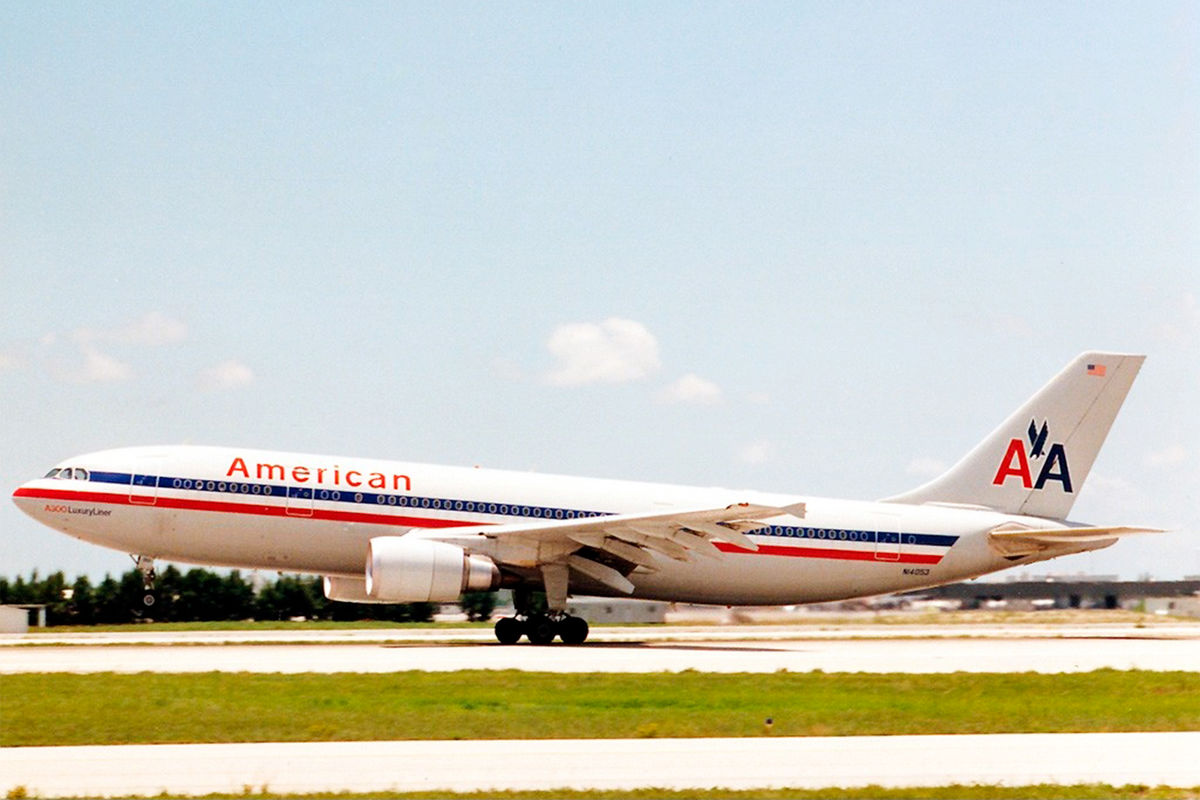 Разбившийся самолет Airbus A300B4-605R за 12 лет до катастрофы