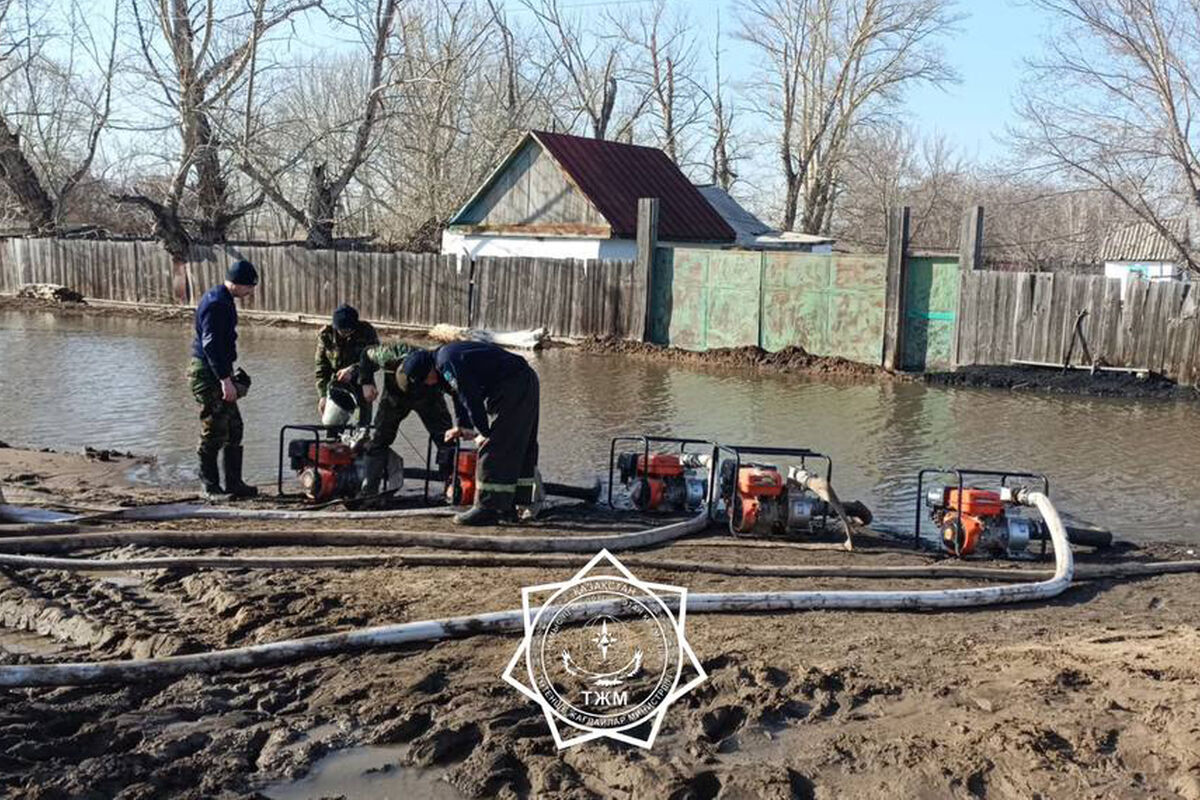 Названо количество домов, подтопленных в Казахстане в результате паводков -  Газета.Ru | Новости