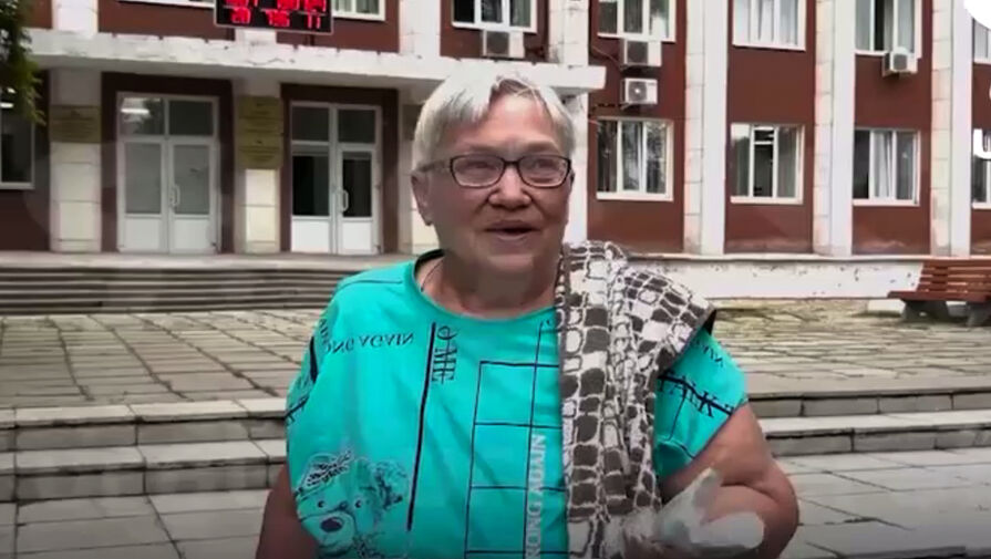 В Свердловской области пенсионерка переехала с вещами в мэрию из своего аварийного жилья