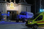 Автомобиль правоохранительных органов на территории Среднеуральского женского монастыря в Свердловской области, 29 декабря 2020 года